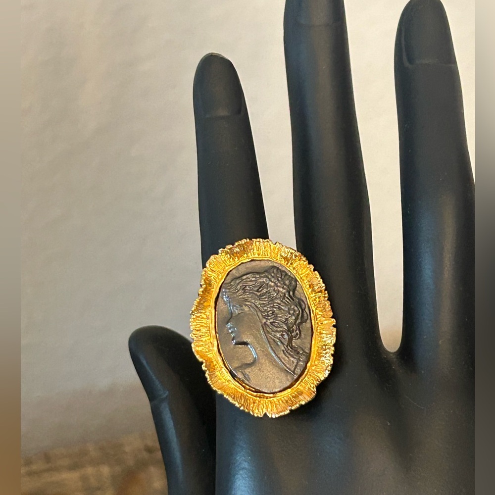 Bronze Black Cameo Ring - Picture 2 of 8